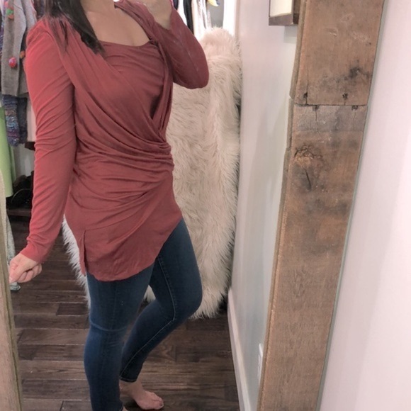 White House Black Market wrap top size medium - Picture 3 of 9